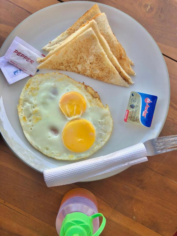 Blue Moon Meno Hotel Gili Meno Eksteriør billede