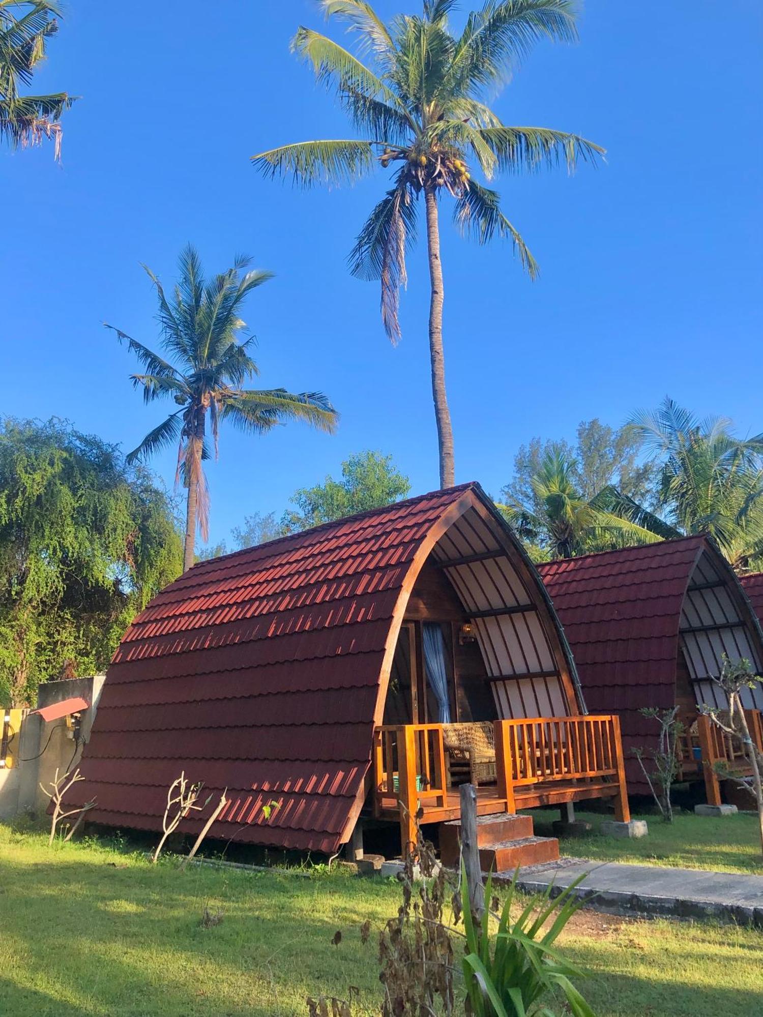 Blue Moon Meno Hotel Gili Meno Eksteriør billede